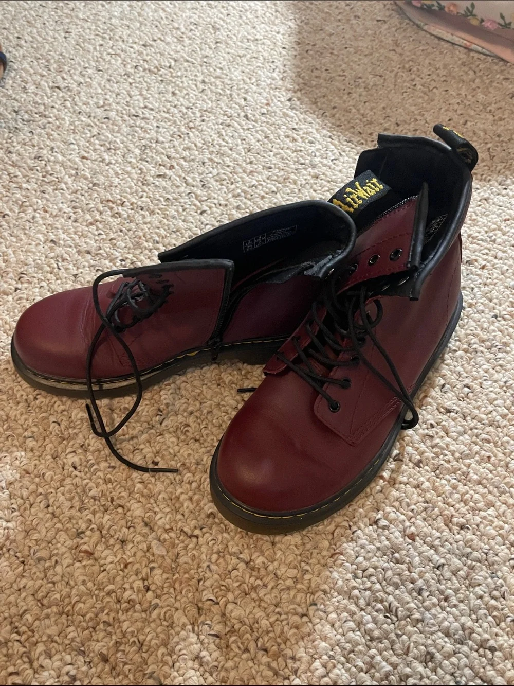 Dr. Martens classic lace